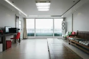 Отель Spacious Apartment In Central Сеул