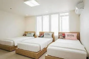 Spacious Apartment In Central Сеул Южная Корея